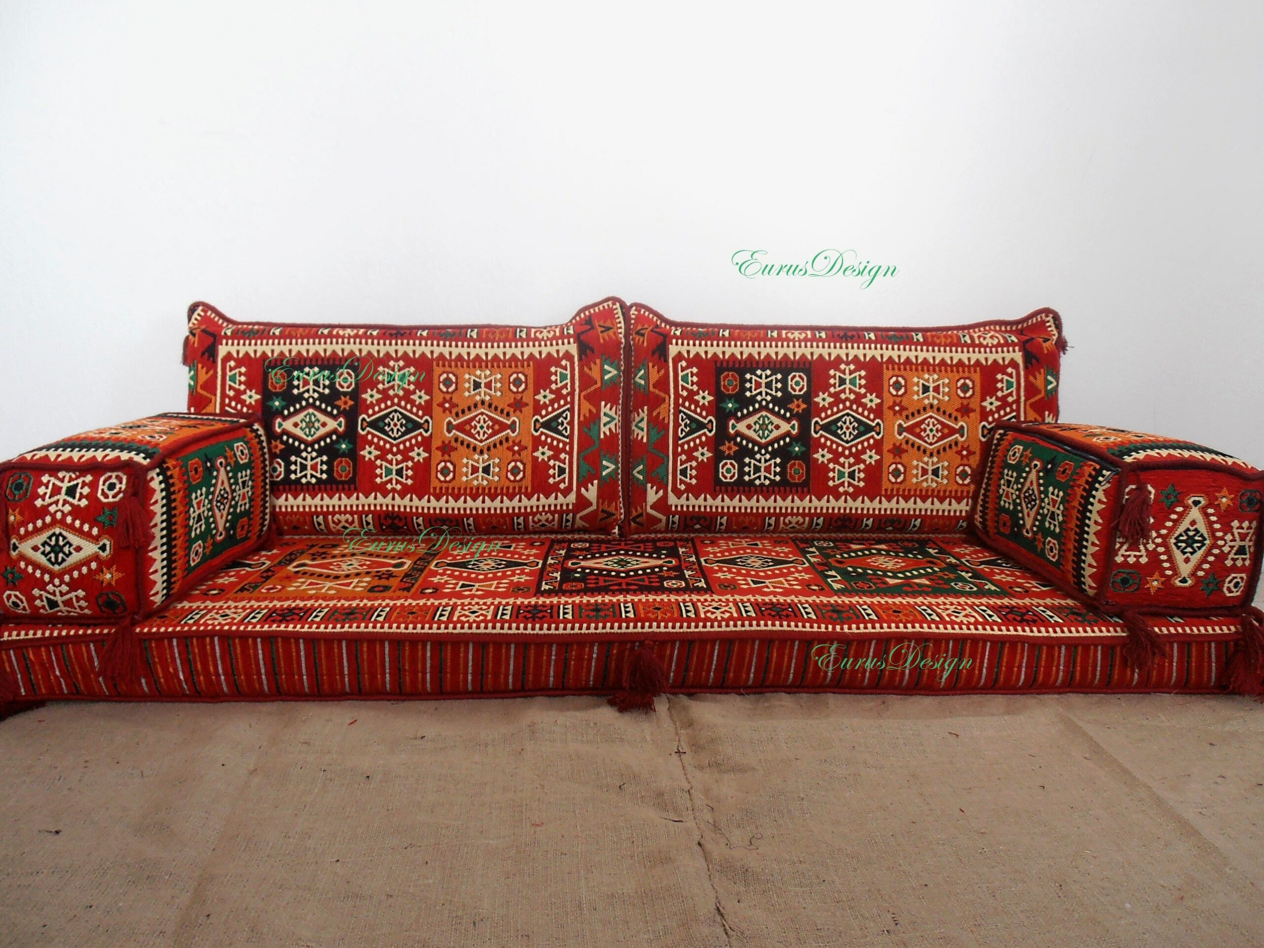 Arabian Living Room Furniture: Transform Your Space!